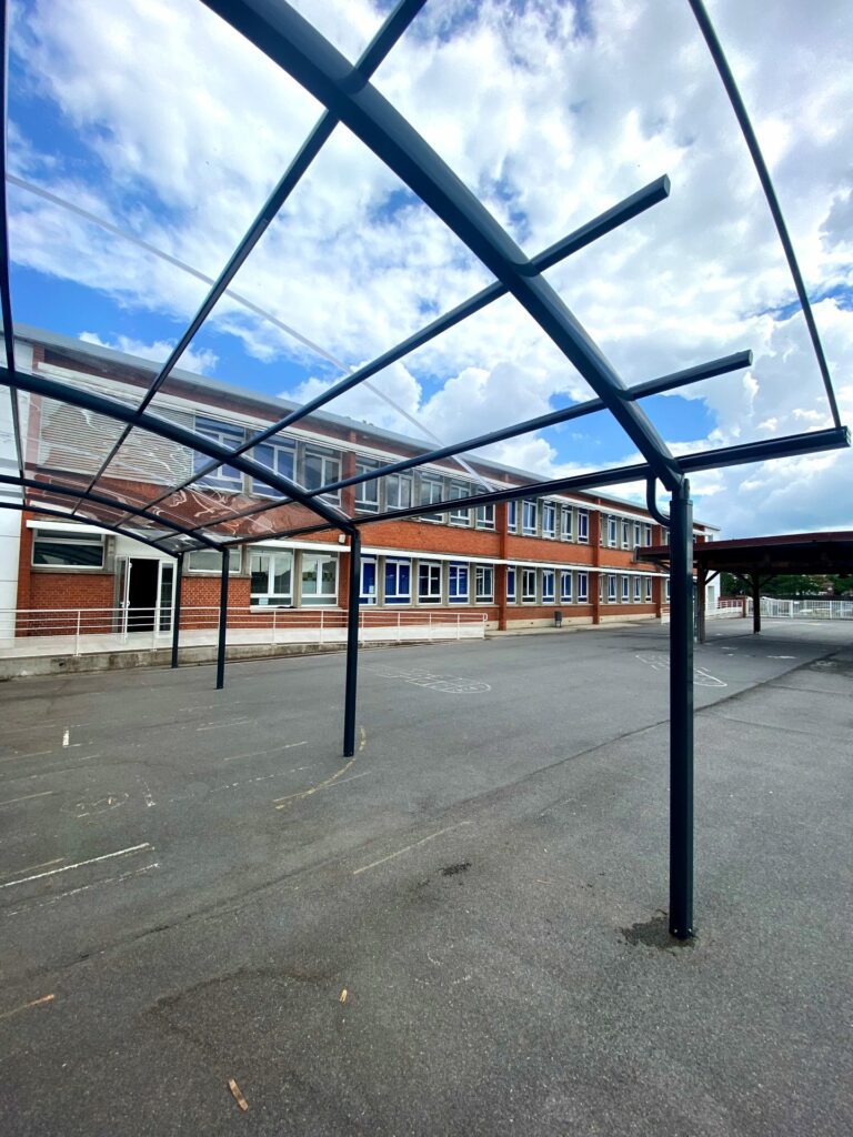 preau scolaire en aluminium